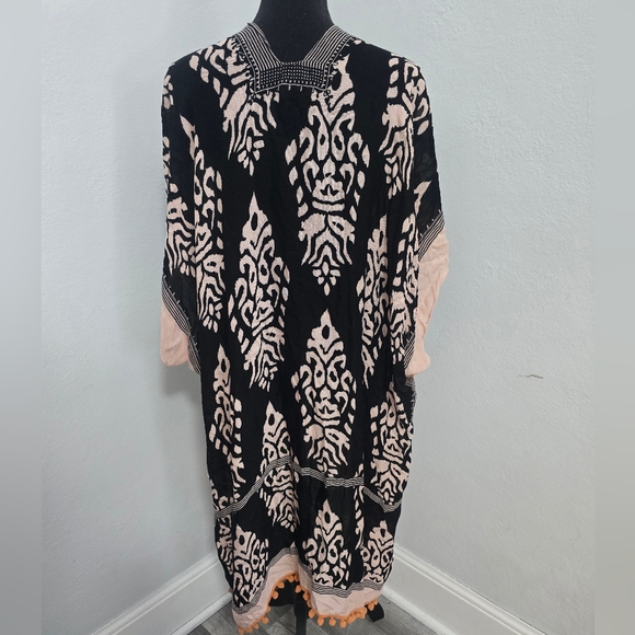 Angie Black and Cream Boho Kimono - Picture 3 of 5